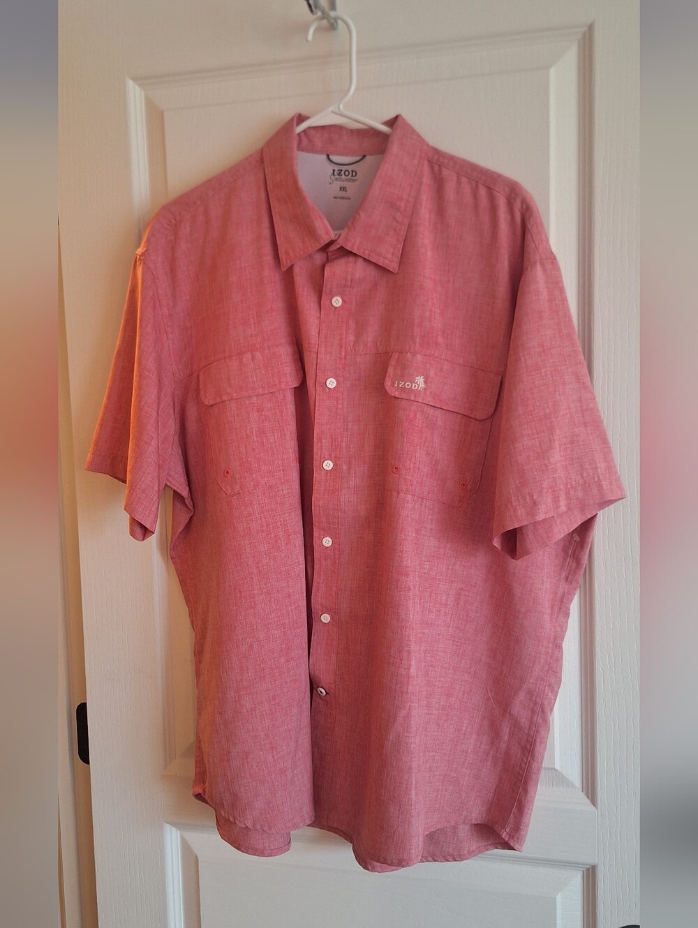 Izod Men’s Short-Sleeve Button-Down Shirt in Red